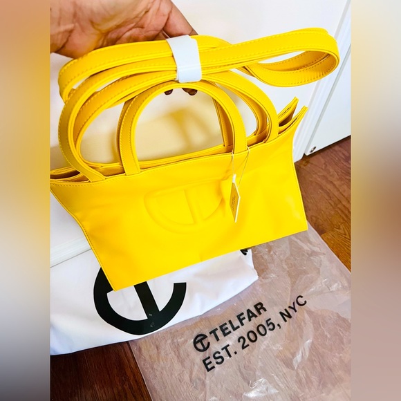Brand new, not taken out of original package. TELFAR Yellow medium tote bag - Picture 1 of 9